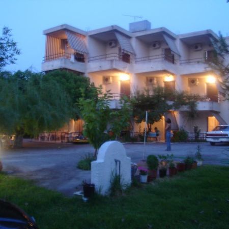 Apartments Skardoutsou Agiokampos  Buitenkant foto